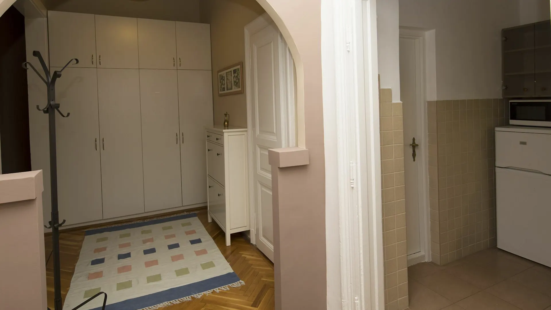 Bpm-Comfortable Home Stay Budapest 0*,