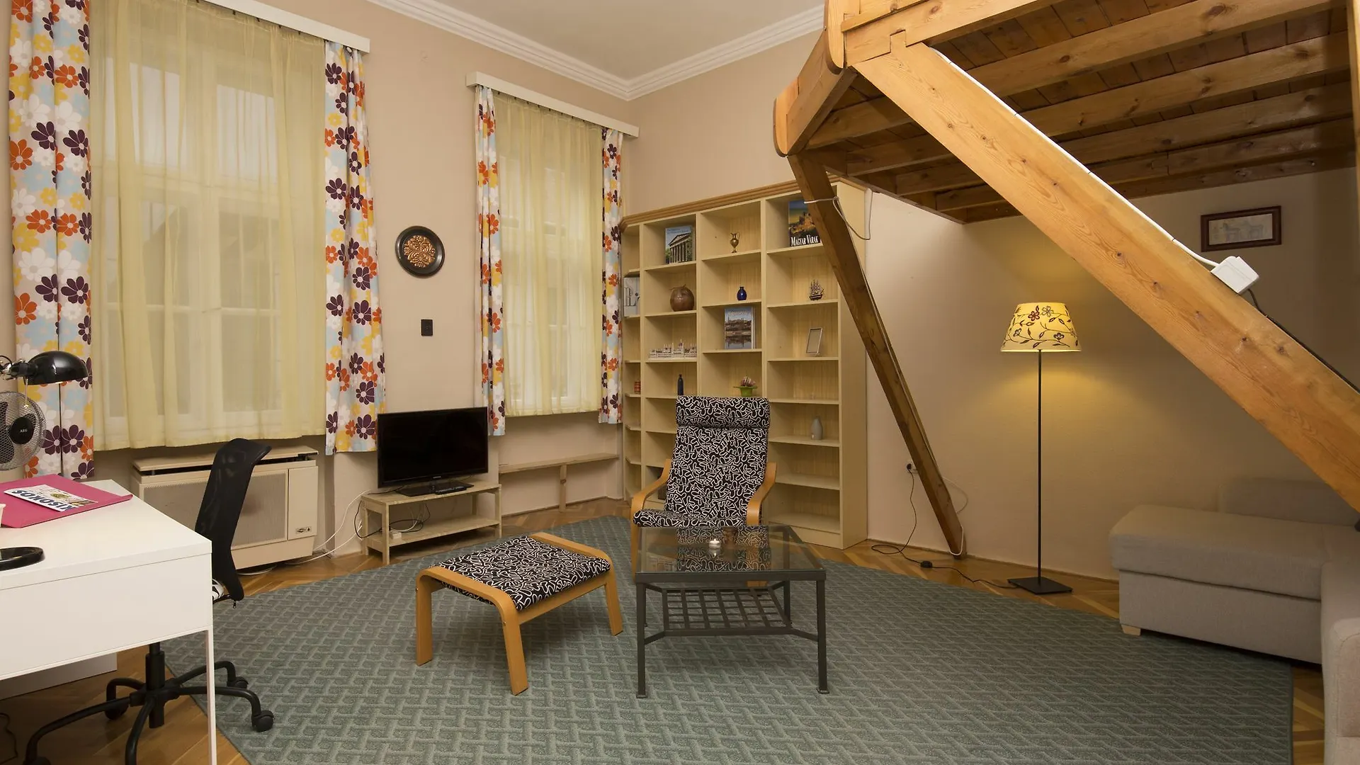 Bpm-Comfortable Home Stay Budapest Hungary